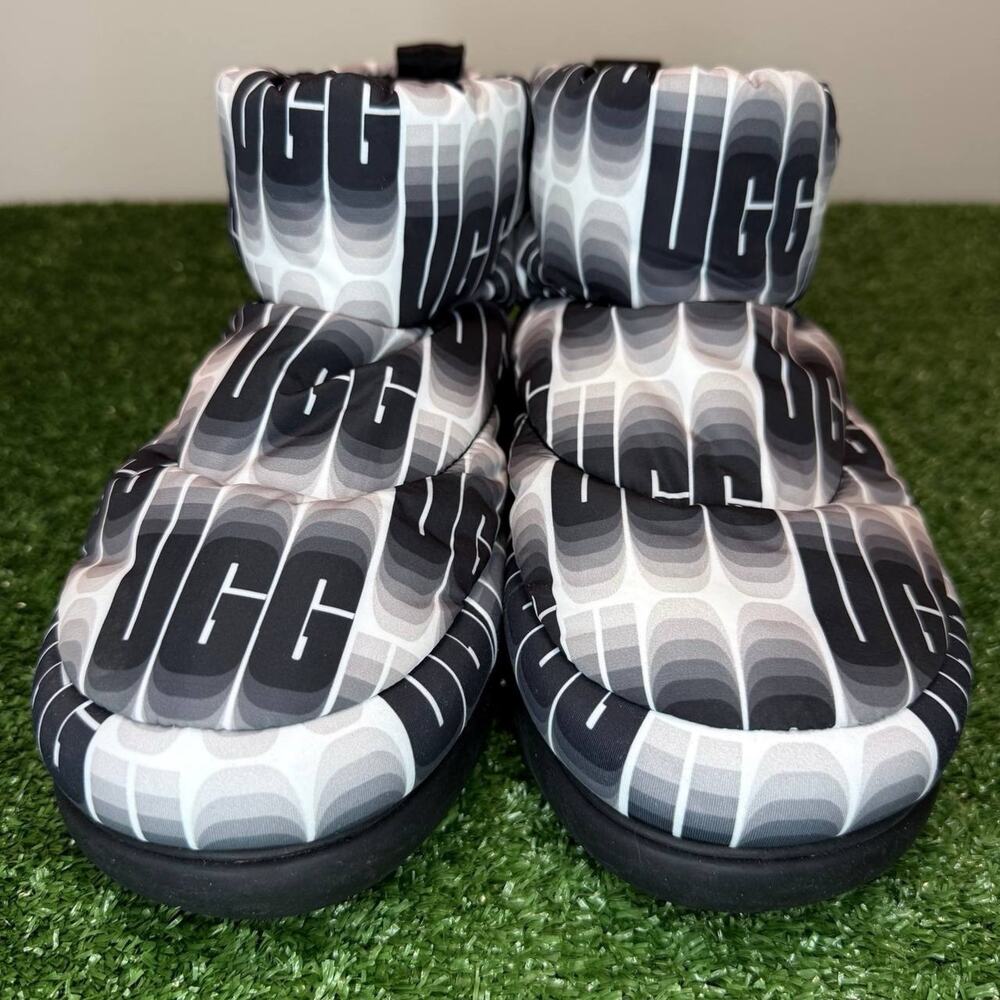 UGG Classic Maxi Wavelength Mini boots in black and white women’s 7 size - Picture 3 of 6
